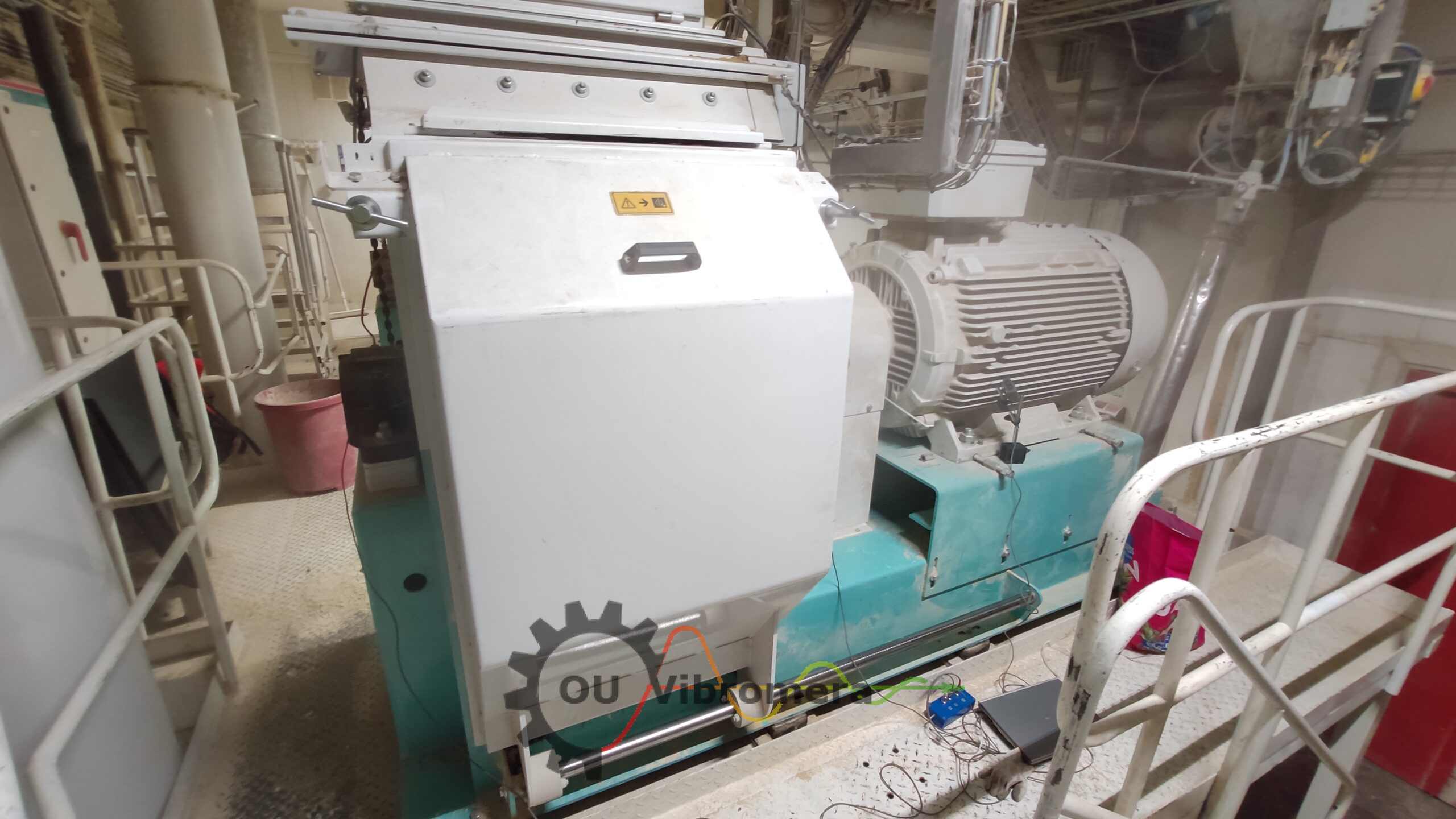 Balancing a crusher at a Nestlé plant: vibration sensors fitted to the equipment casing