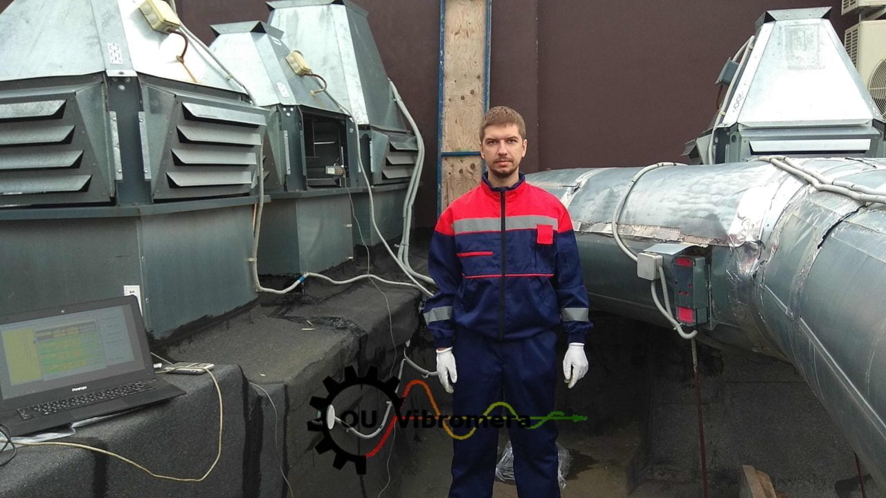 Greutăți de echilibrare fiind instalate pe roata ventilatorului